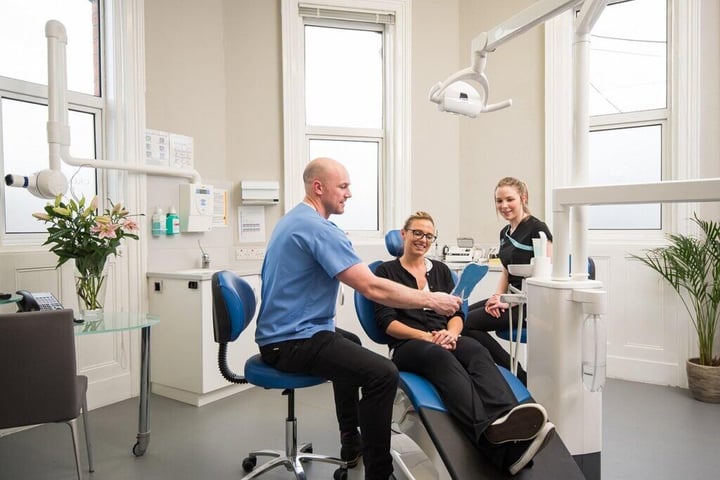 Dental Assistant